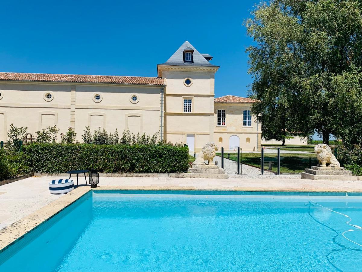 Chateau Laffitte Carcasset Bed & Breakfast Saint-Estephe  Exterior photo